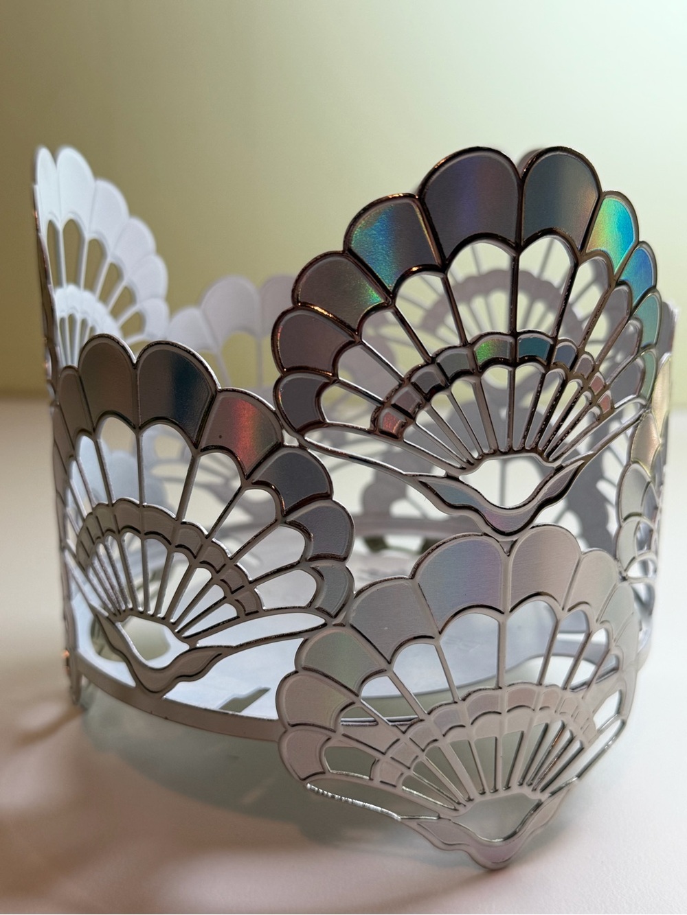 NWT Bath & Body Works Iridescent Opalescent Seashells Metal 3-Wick Candle Holder